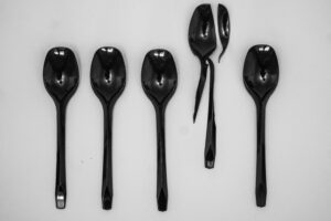 Plastic spoons with one broken